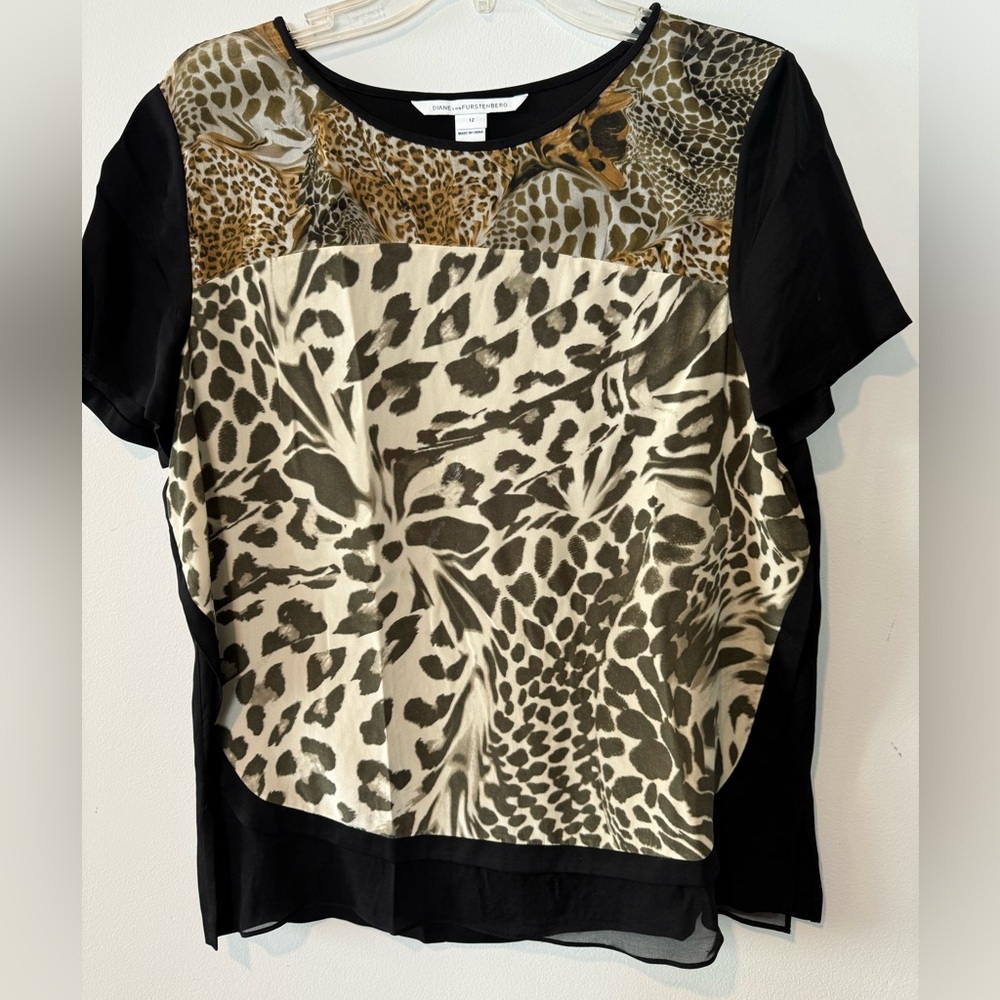 Dianne Von Furstenberg women’s animal print short sleeve top size 12